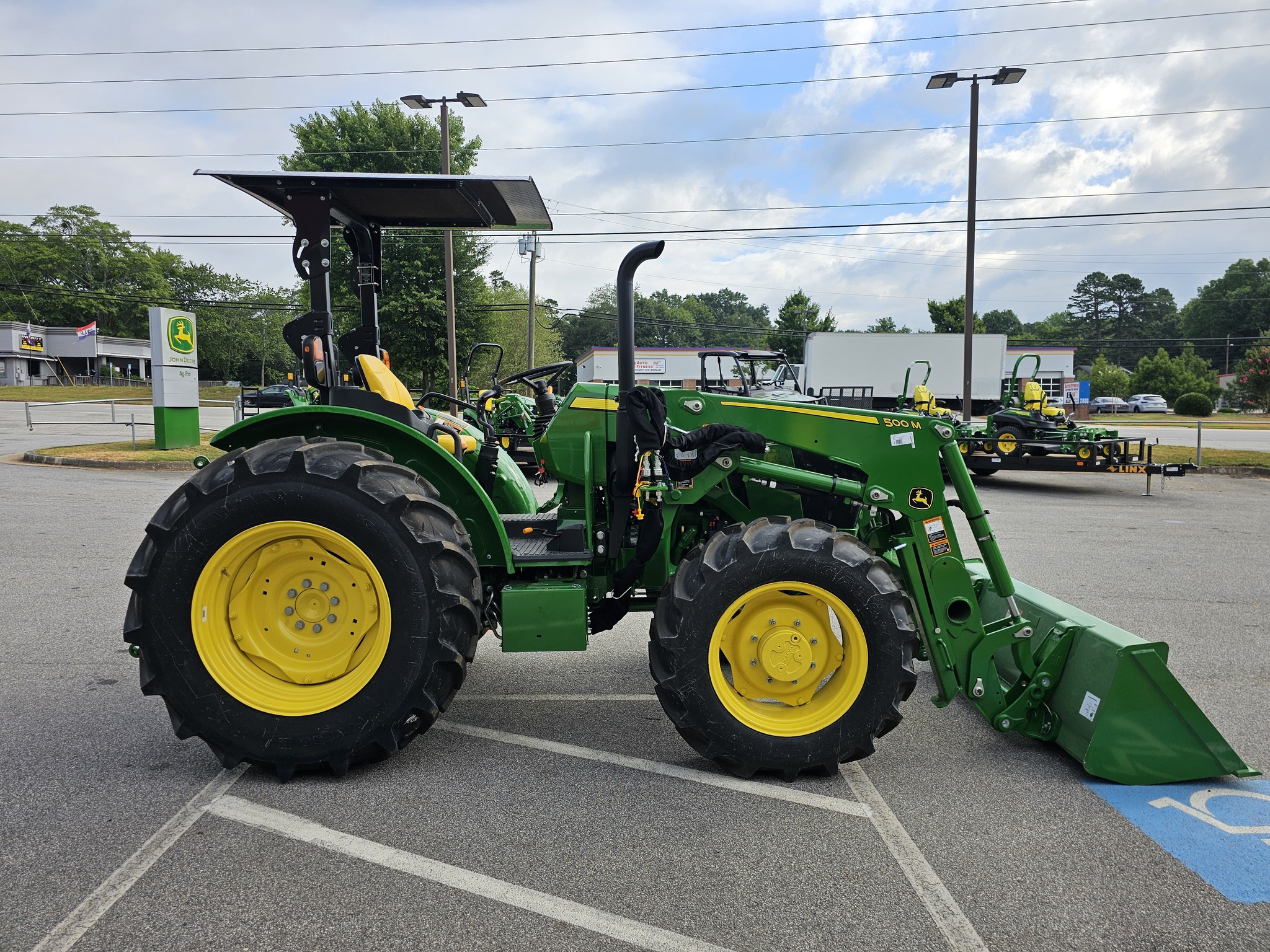 2024 John Deere 5067E Image 8