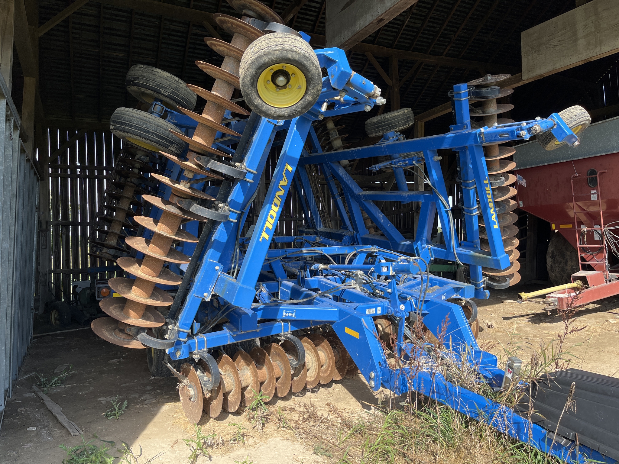Used 2010 Landoll 7431-33 Vertical Tillage at Koenig Equipment in Greenville, OH - PhotoXL23