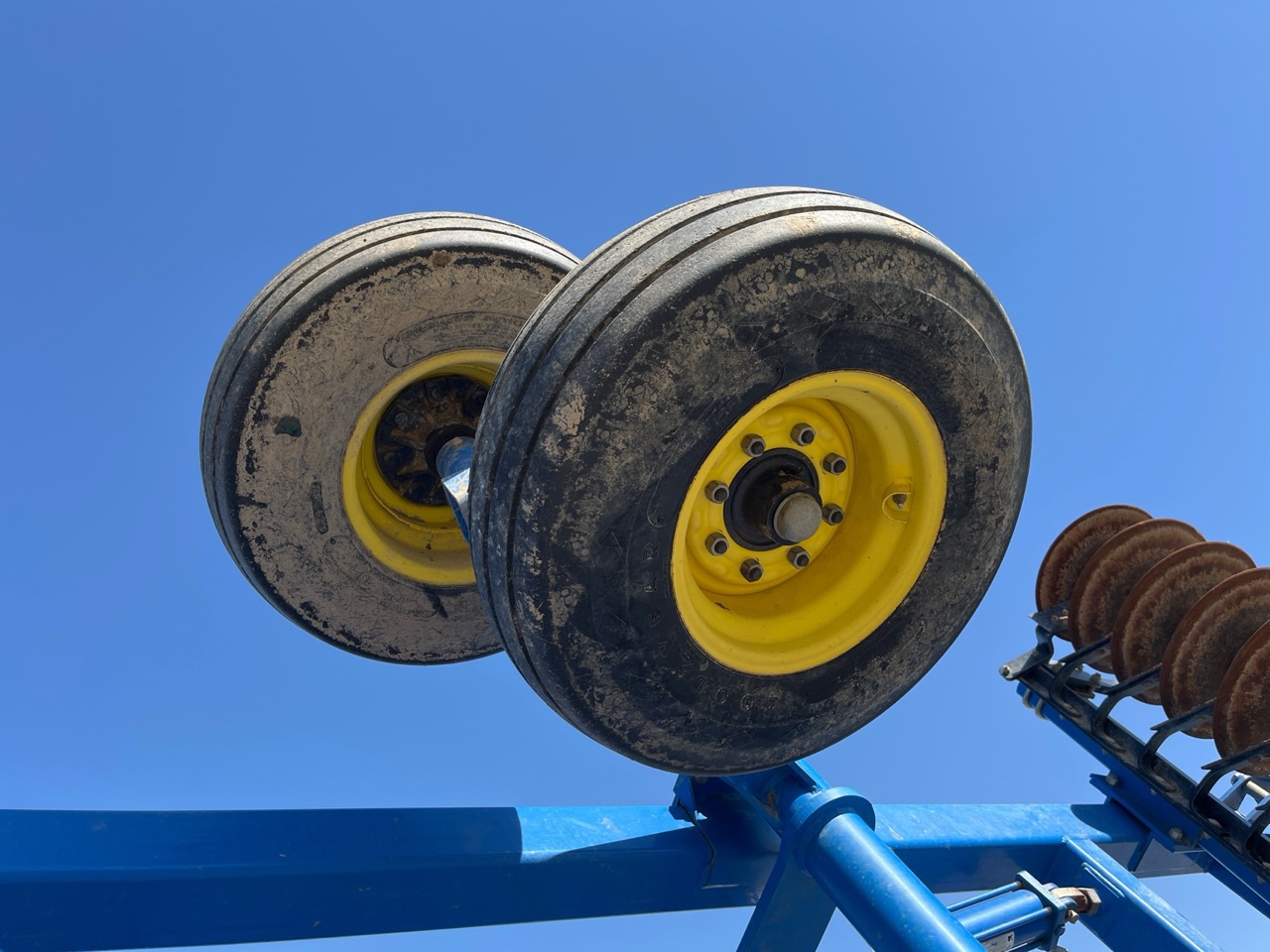 Used 2010 Landoll 7431-33 Vertical Tillage at Koenig Equipment in Greenville, OH - PhotoXL19