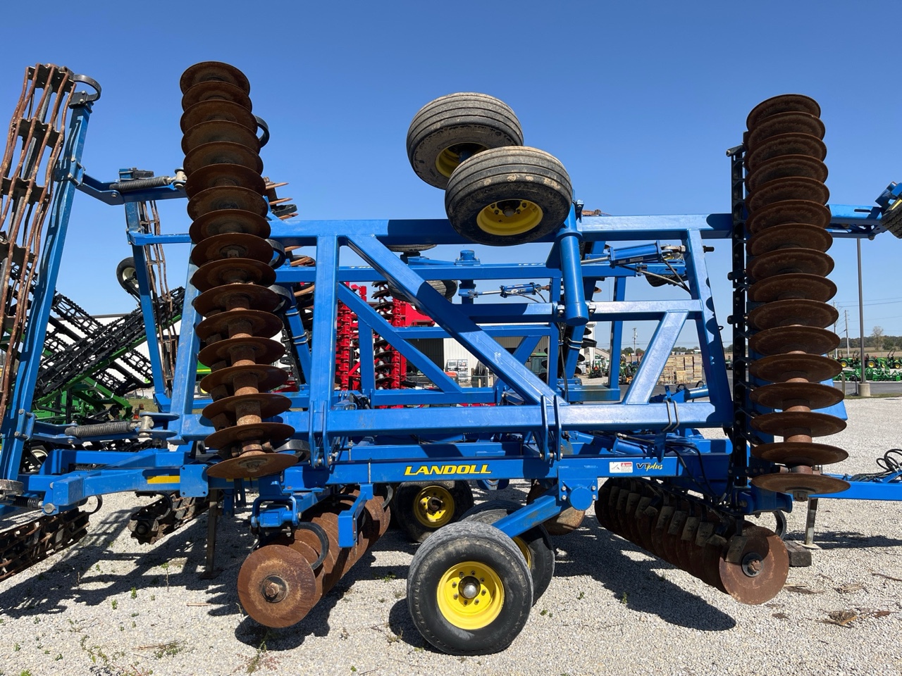 Used 2010 Landoll 7431-33 Vertical Tillage at Koenig Equipment in Greenville, OH - PhotoXL2