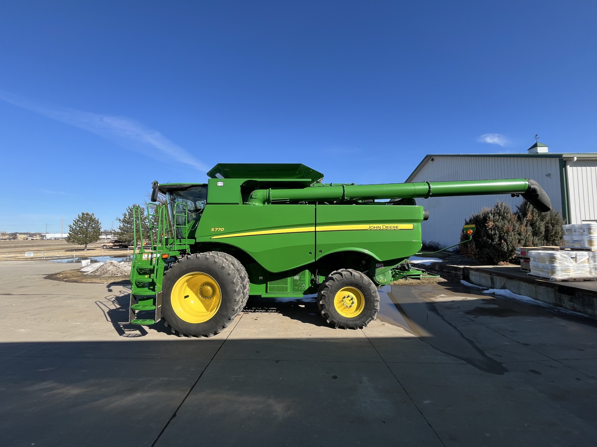  2021 John Deere S770 at Heritage Tractor in Topeka, KS