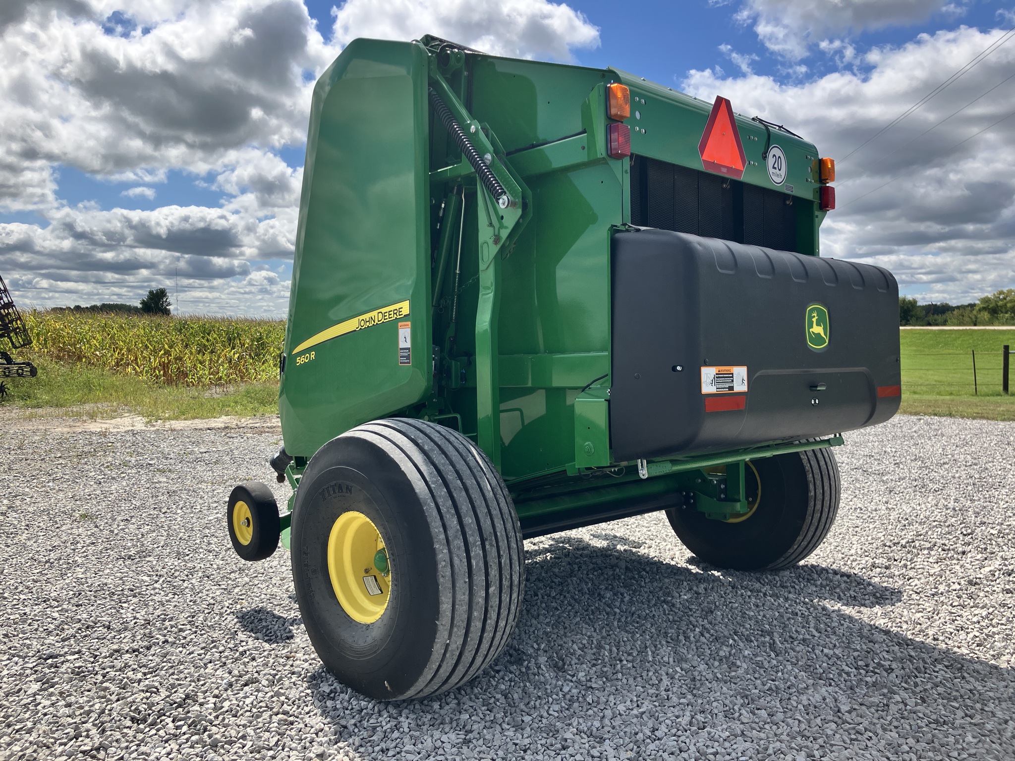 2022 John Deere 560R Image 7