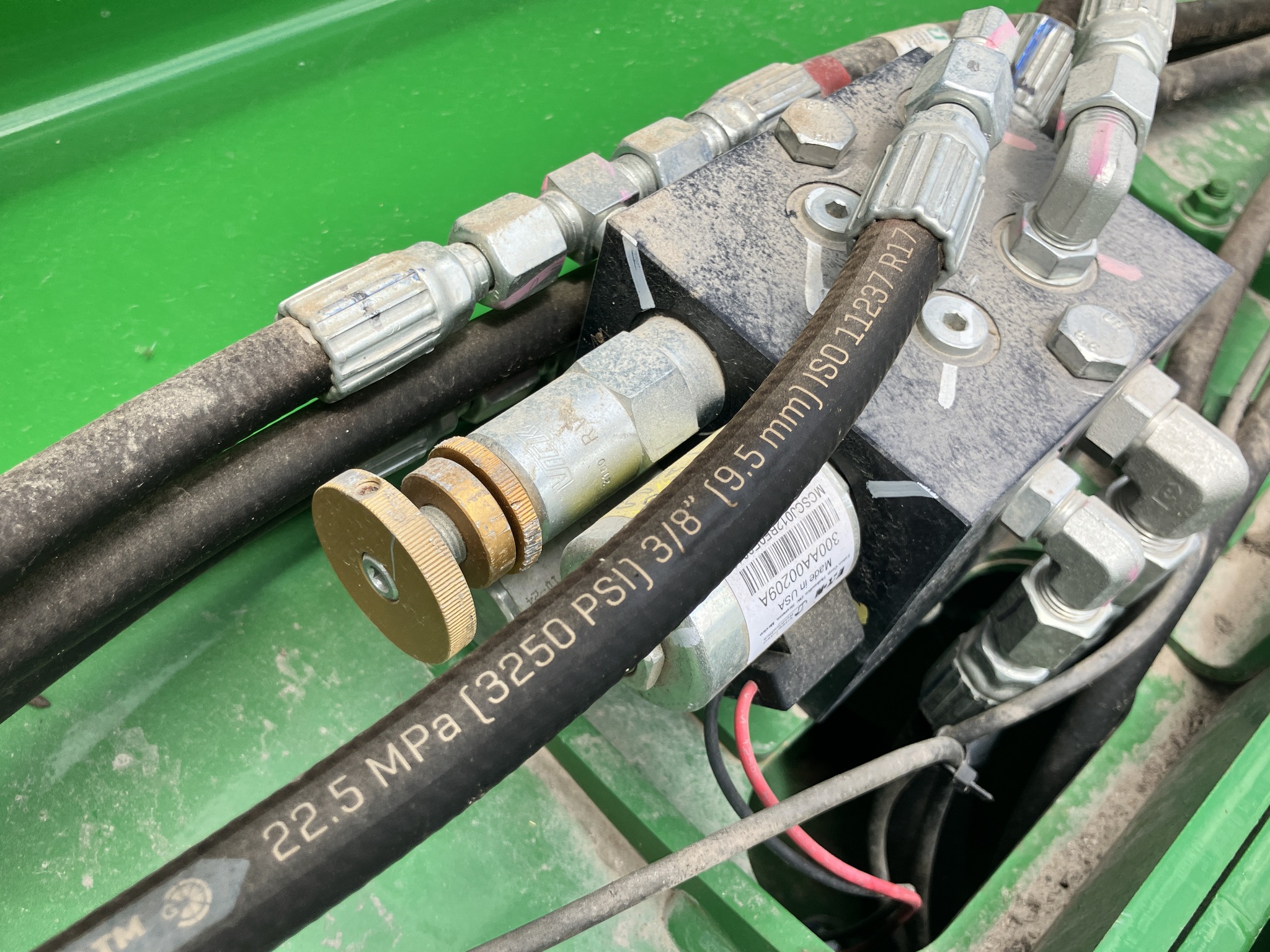 2022 John Deere 560R Image 14