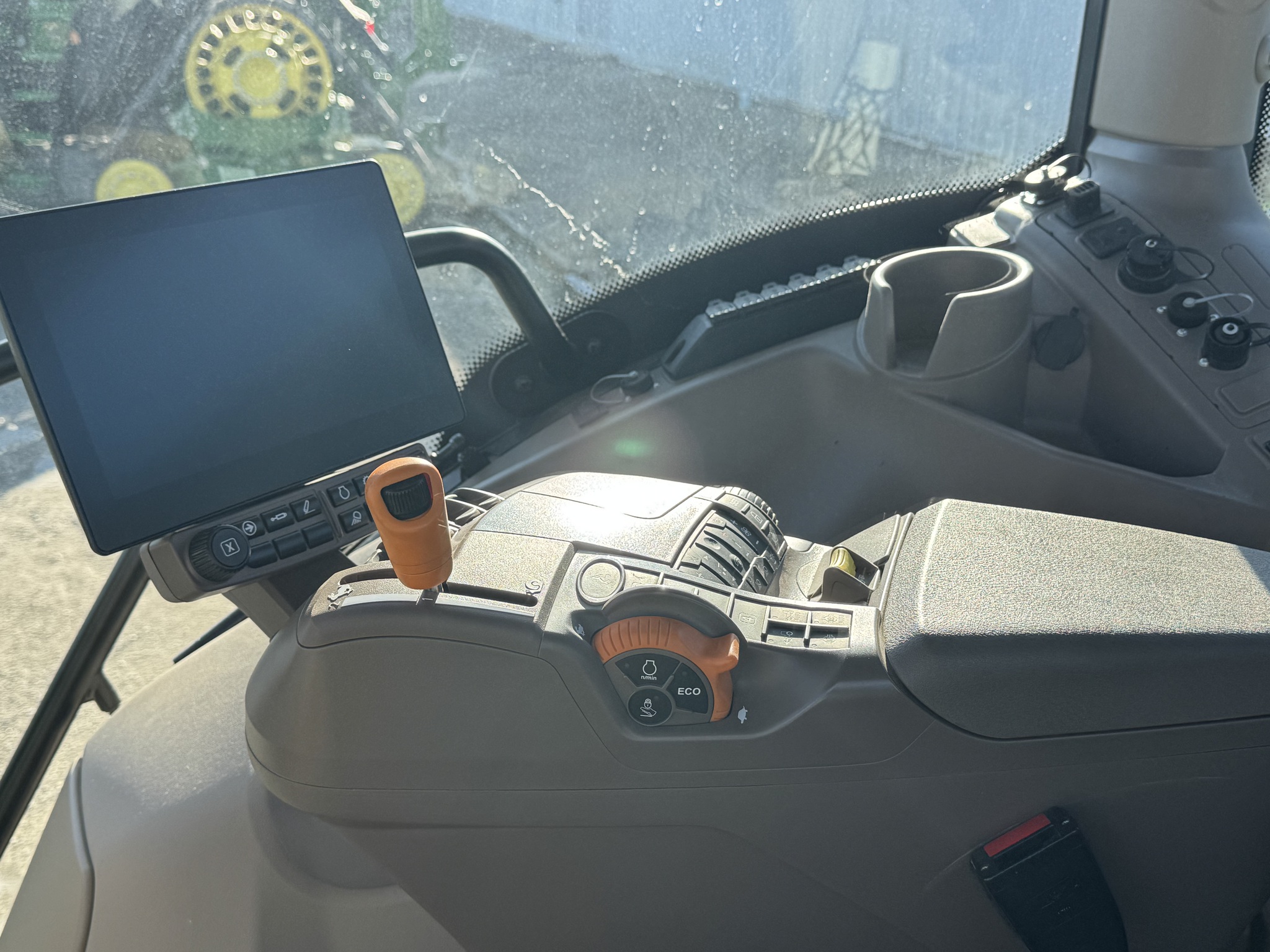 2024 John Deere 6R 110 Image 9