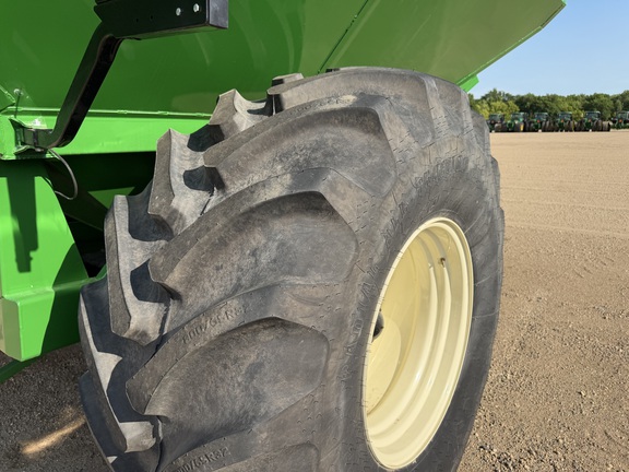 2024 Brent 678XL - Photo11