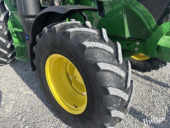 Photo of 2023 John Deere 6R 110