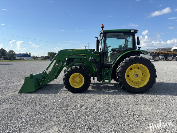 Photo of 2023 John Deere 6R 110