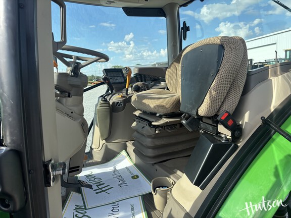 Photo of 2023 John Deere 6R 110