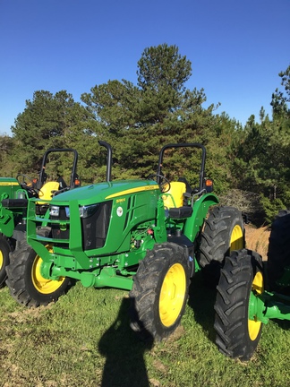 2024 John Deere 5090E Photo 1