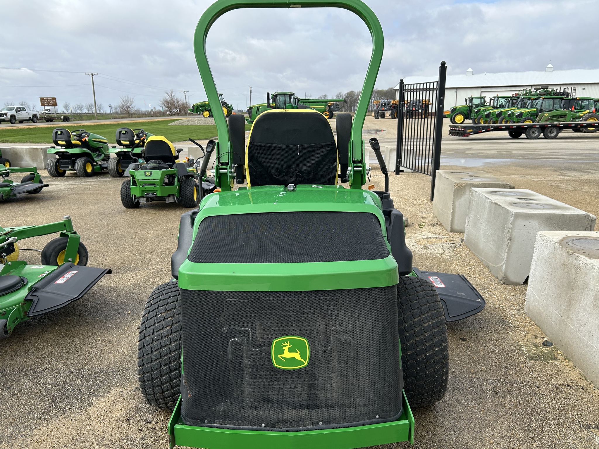  2024 John Deere Z997R at Heritage Tractor in Dixon, IL