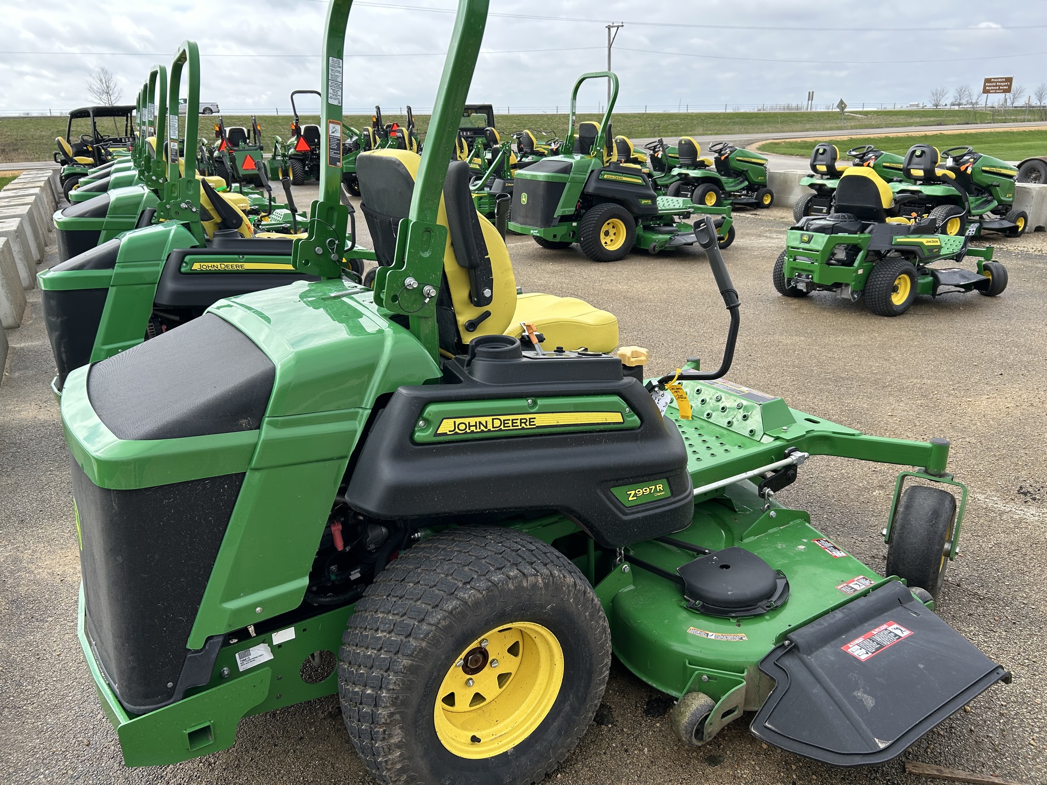  2024 John Deere Z997R at Heritage Tractor in Dixon, IL
