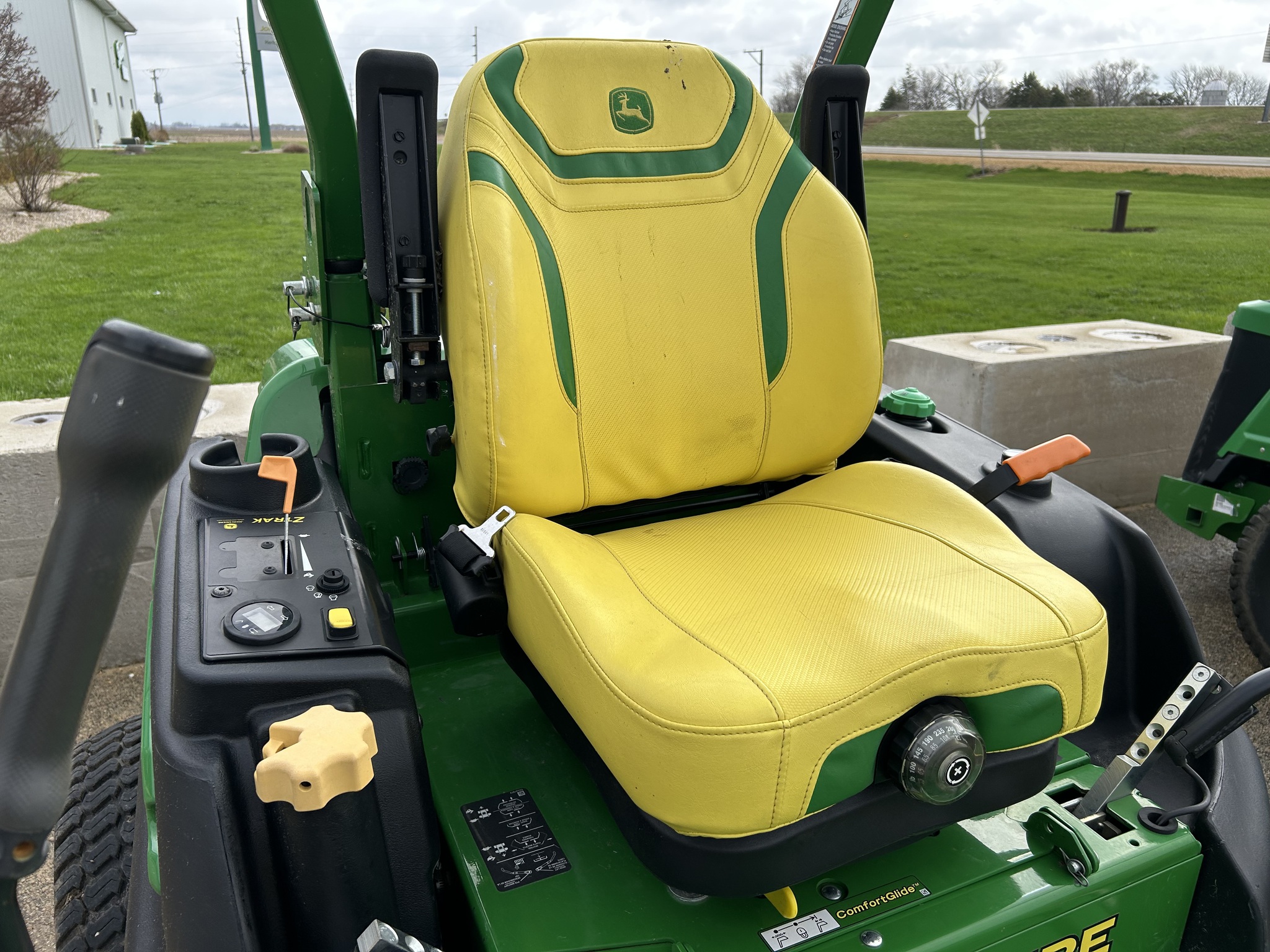  2024 John Deere Z997R at Heritage Tractor in Dixon, IL