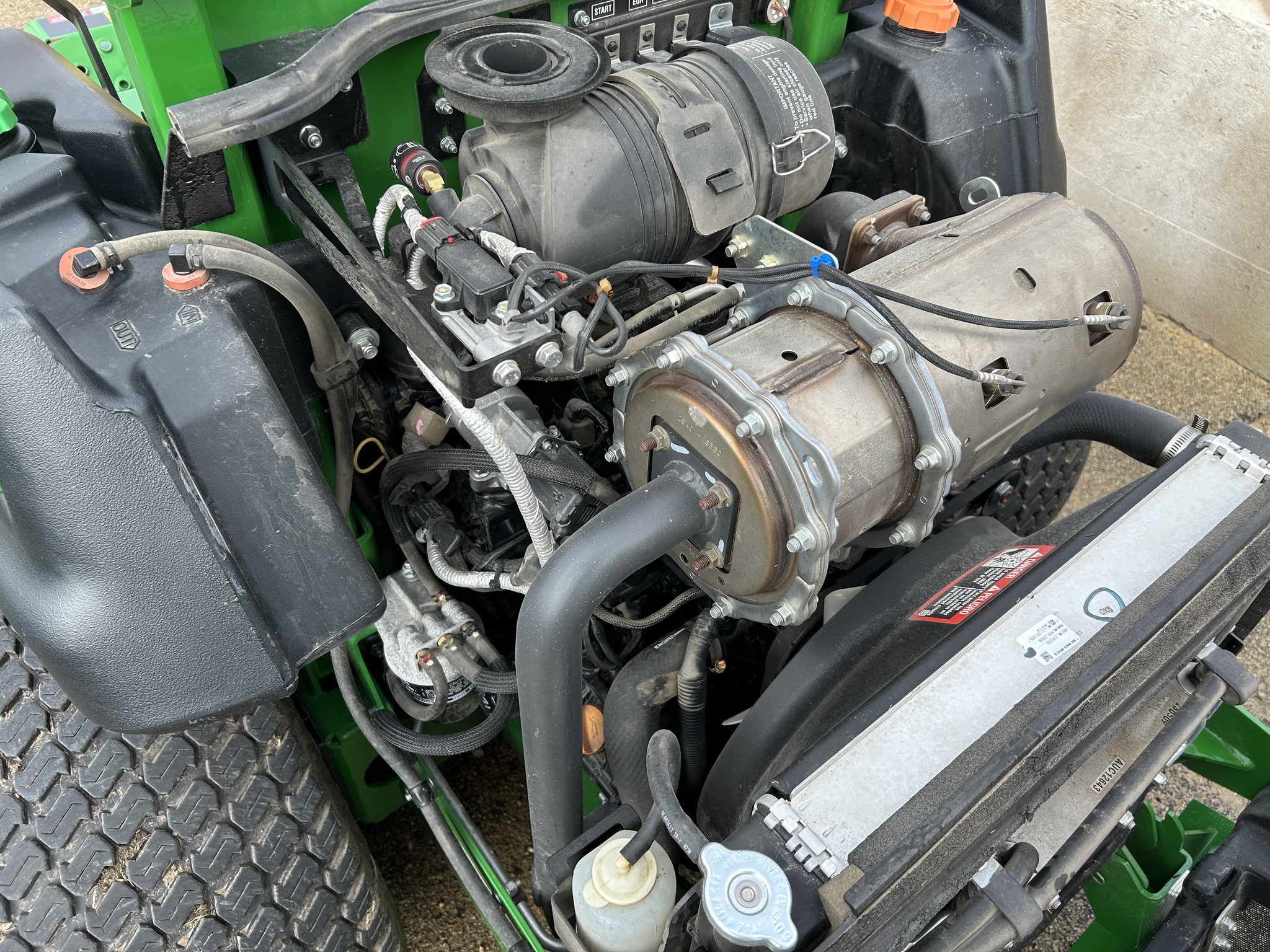  2024 John Deere Z997R at Heritage Tractor in Dixon, IL