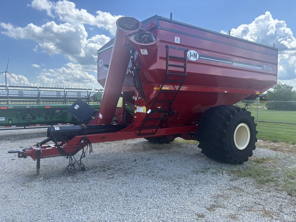 Used 2018 J&M 812 Grain Carts at Koenig Equipment in Greenville, OH - Photo1