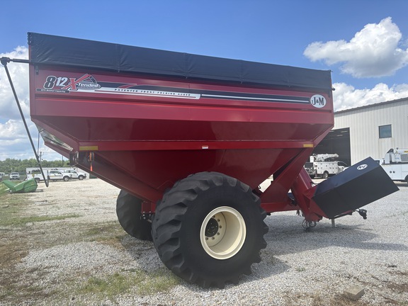 Used 2018 J&M 812 Grain Carts at Koenig Equipment in Greenville, OH - Photo6
