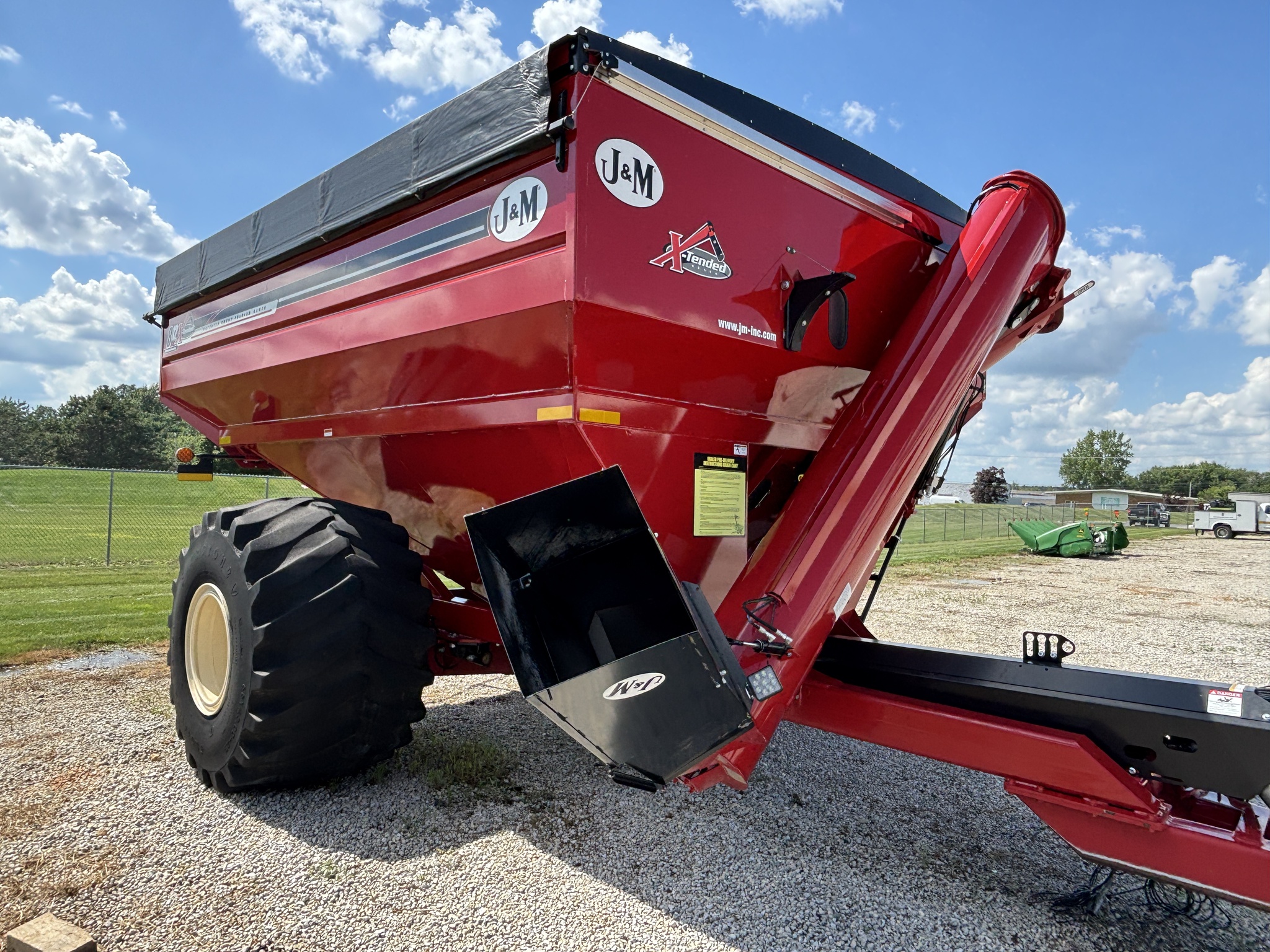 Used 2018 J&M 812 Grain Carts at Koenig Equipment in Greenville, OH - PhotoXL10