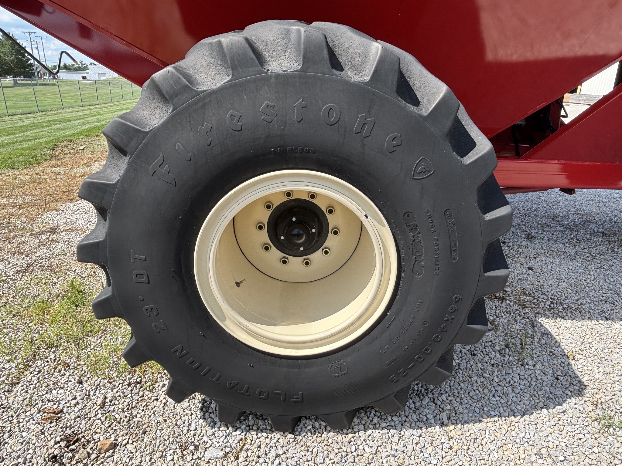 Used 2018 J&M 812 Grain Carts at Koenig Equipment in Greenville, OH - PhotoXL16