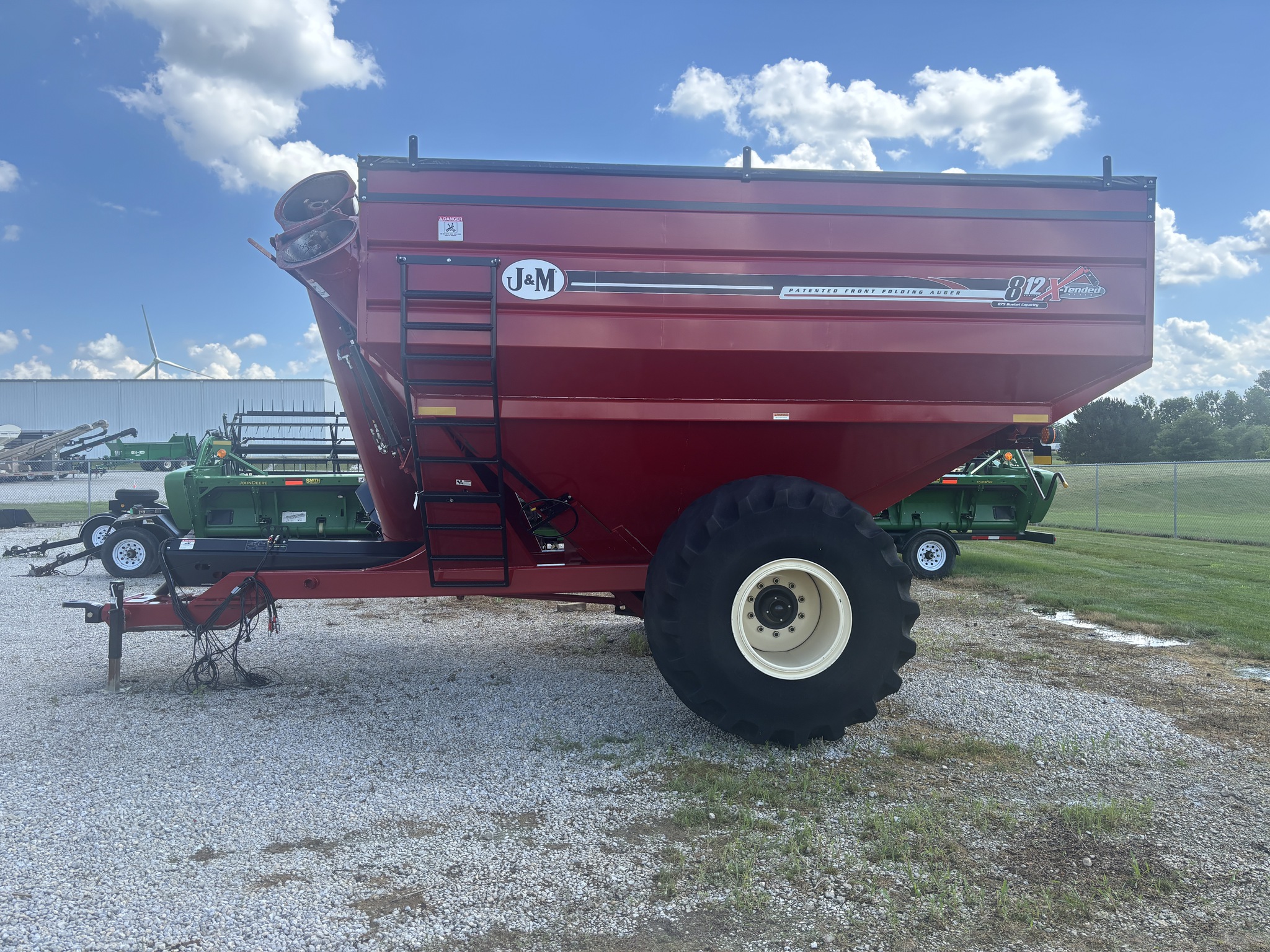 Used 2018 J&M 812 Grain Carts at Koenig Equipment in Greenville, OH - PhotoXL2