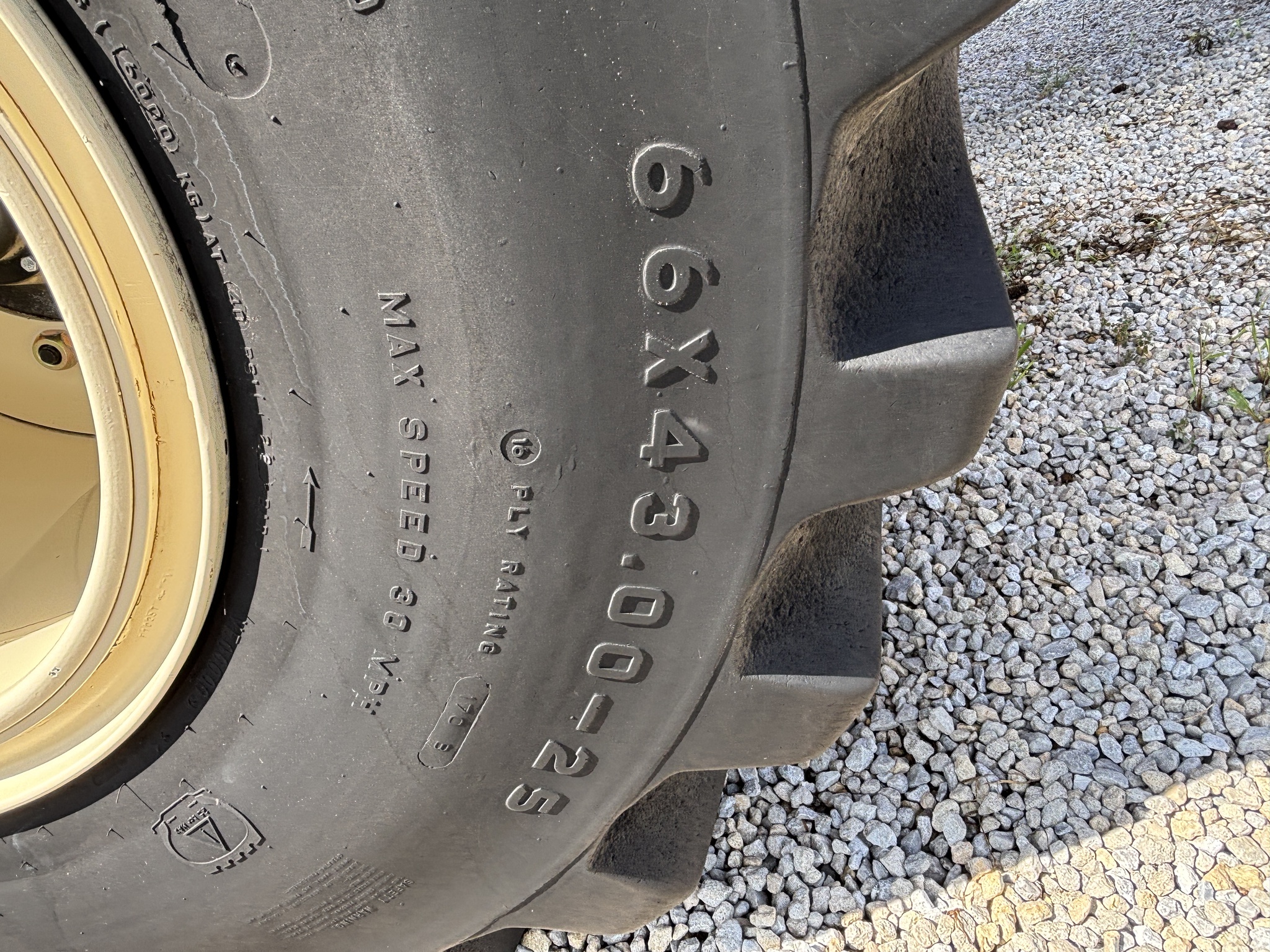 Used 2018 J&M 812 Grain Carts at Koenig Equipment in Greenville, OH - PhotoXL18