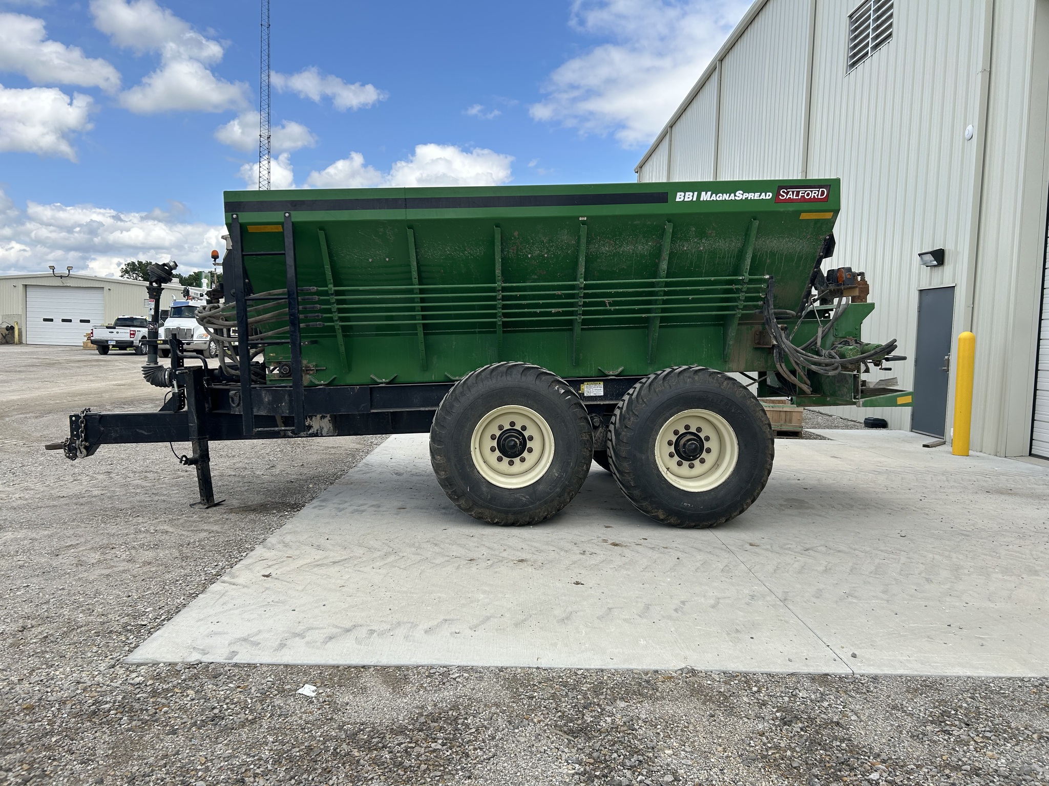  2022 BBI MAGNA SPREAD at Heritage Tractor in Pittsburg, KS