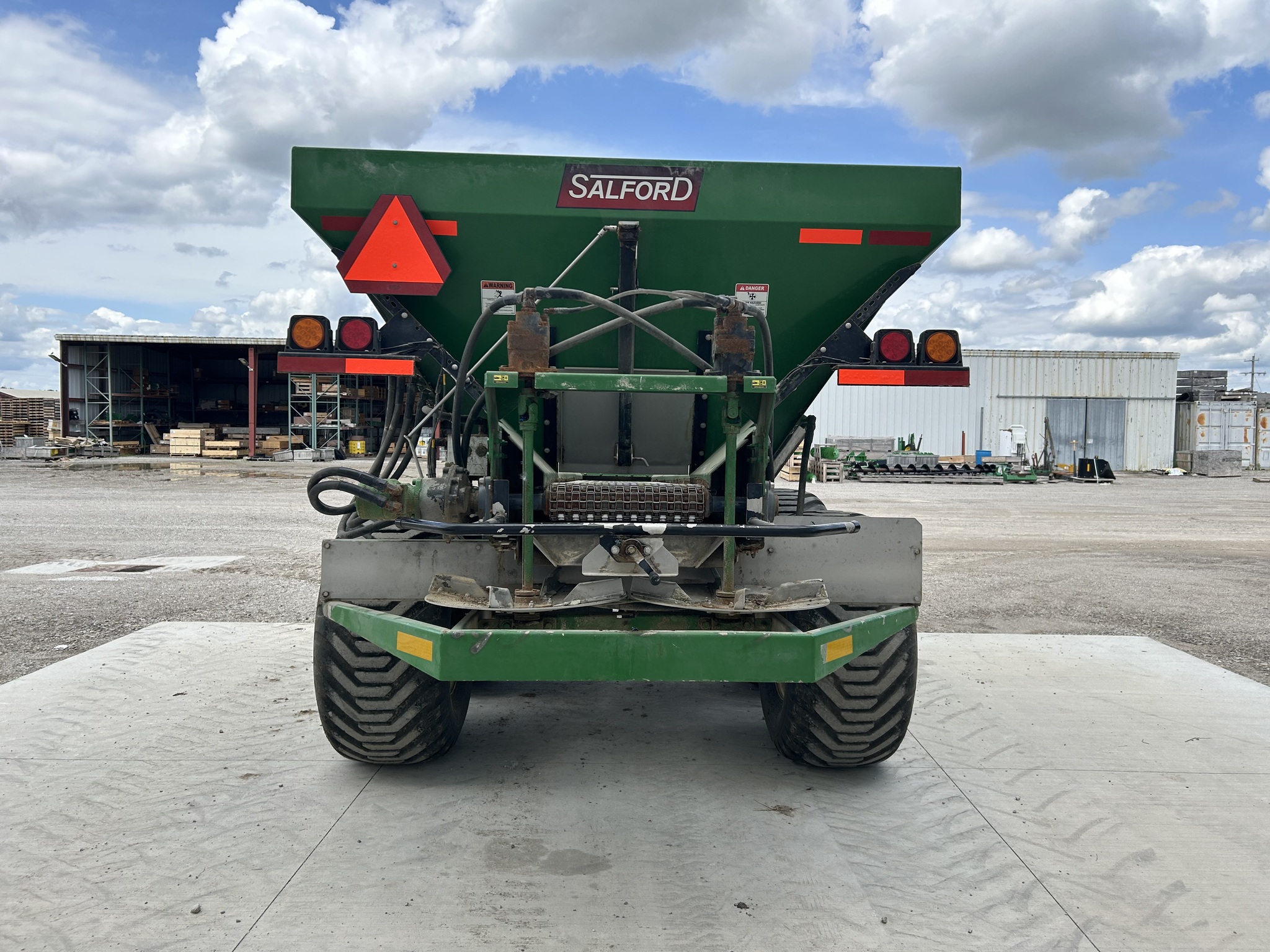  2022 BBI MAGNA SPREAD at Heritage Tractor in Pittsburg, KS