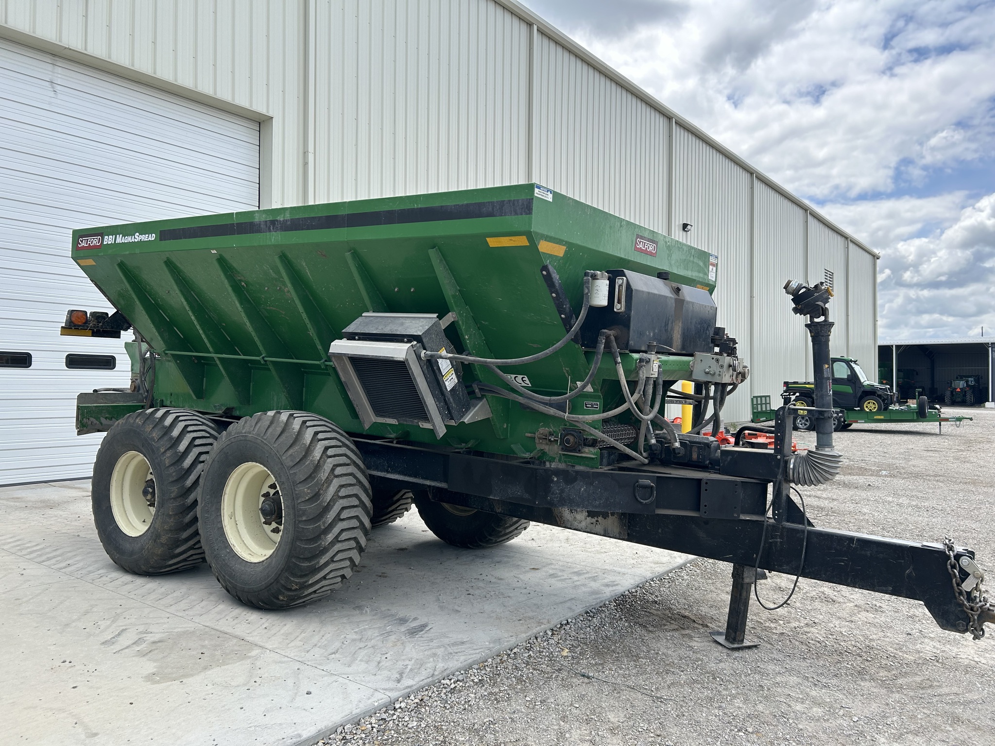  2022 BBI MAGNA SPREAD at Heritage Tractor in Pittsburg, KS