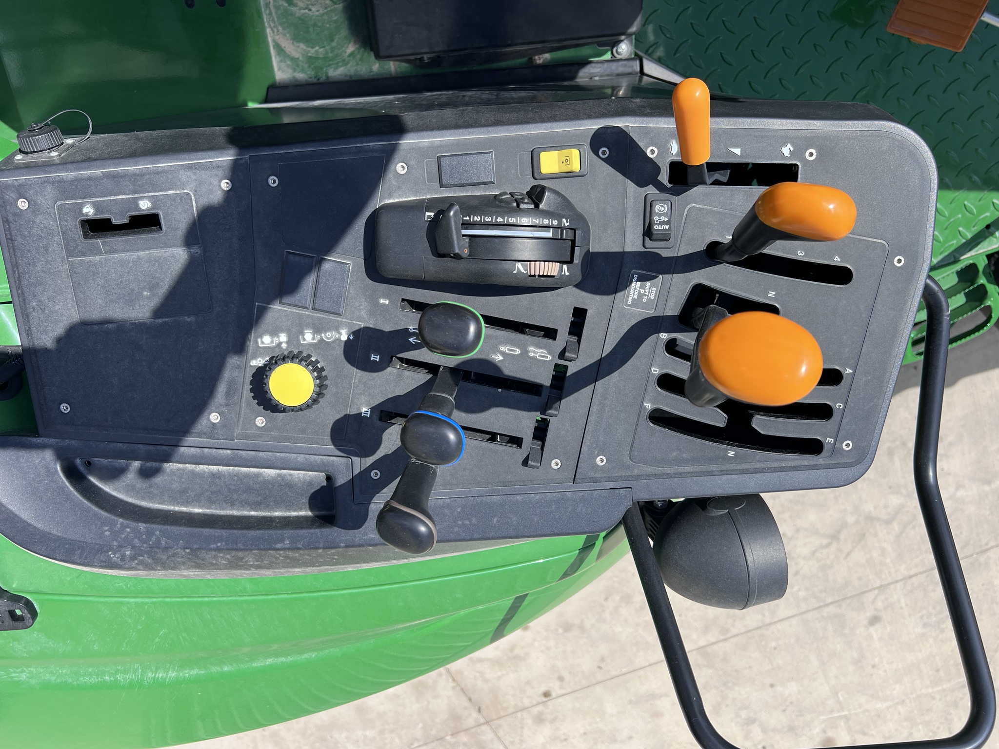 2023 John Deere 6130M Image 12