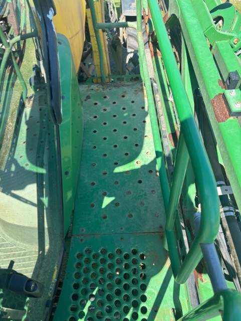 2016 John Deere R4030 Image 12