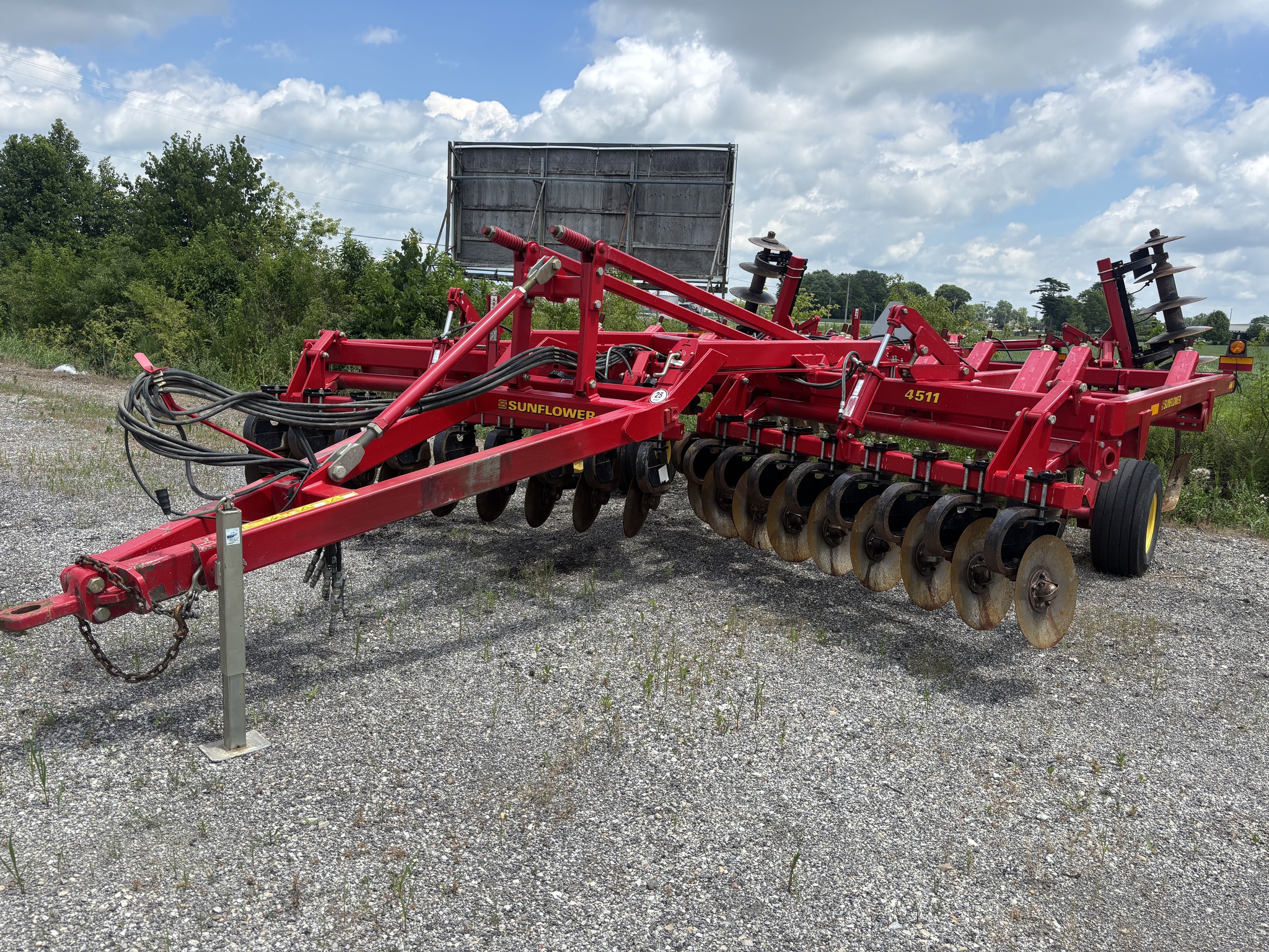 Used 2011 Sunflower 4511 Rippers at Koenig Equipment in Greenfield, IN - PhotoXL2