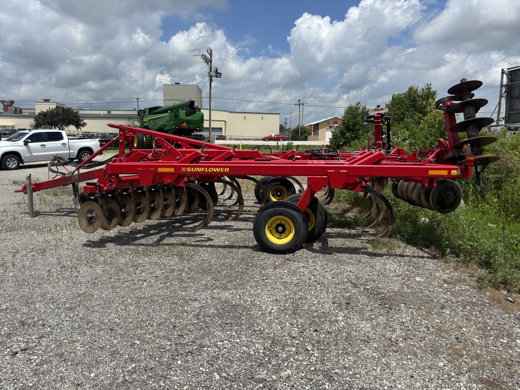 Used 2011 Sunflower 4511 Rippers at Koenig Equipment in Greenfield, IN - PhotoXL3