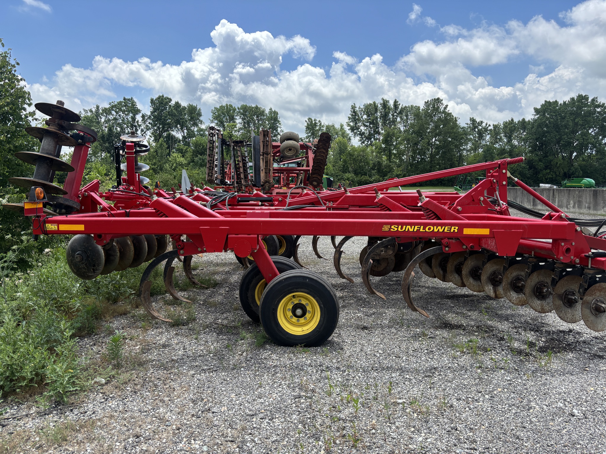 Used 2011 Sunflower 4511 Rippers at Koenig Equipment in Greenfield, IN - PhotoXL6
