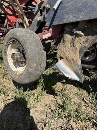 Used 2010 Morris C1 Air Drills and Seeders at Horizon Ag & Turf in Warburg, AB - Photo4