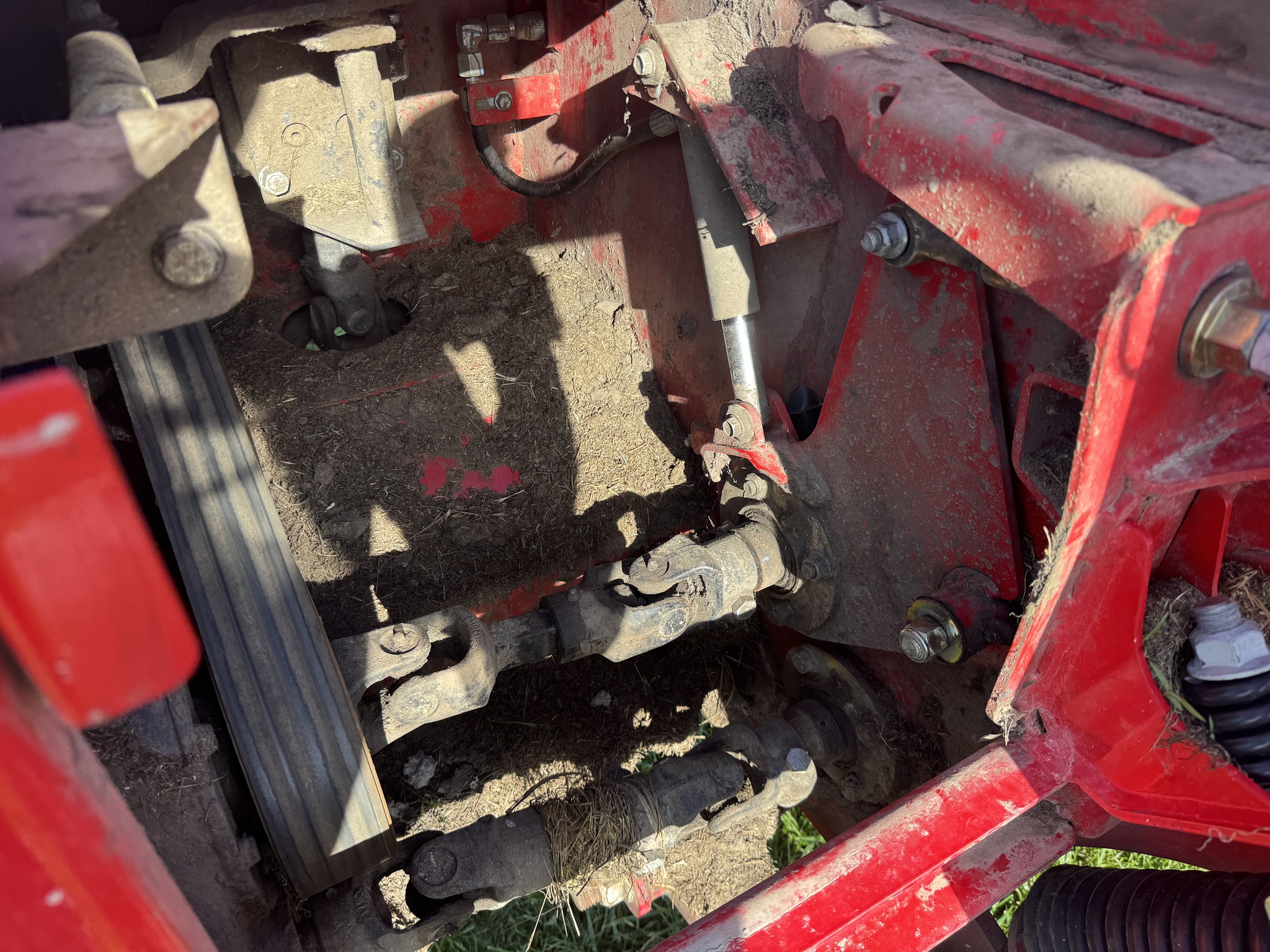  2022 Massey Ferguson 1393 at Heritage Tractor in Monmouth, IL