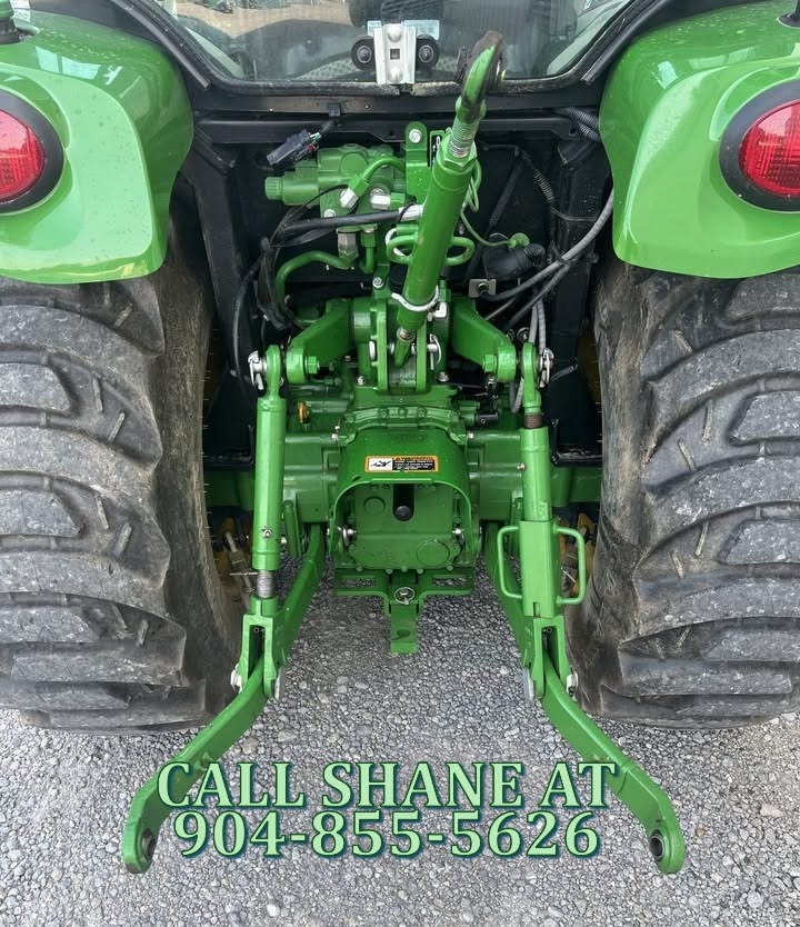 2025 John Deere 3046R Image 5