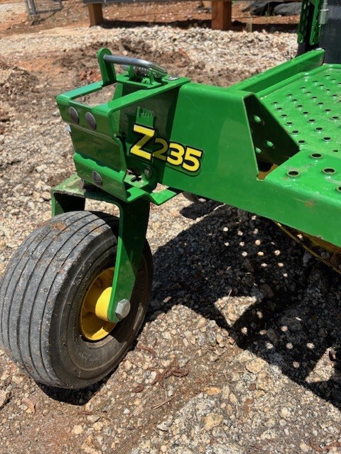 2015 John Deere Z235 Image 2