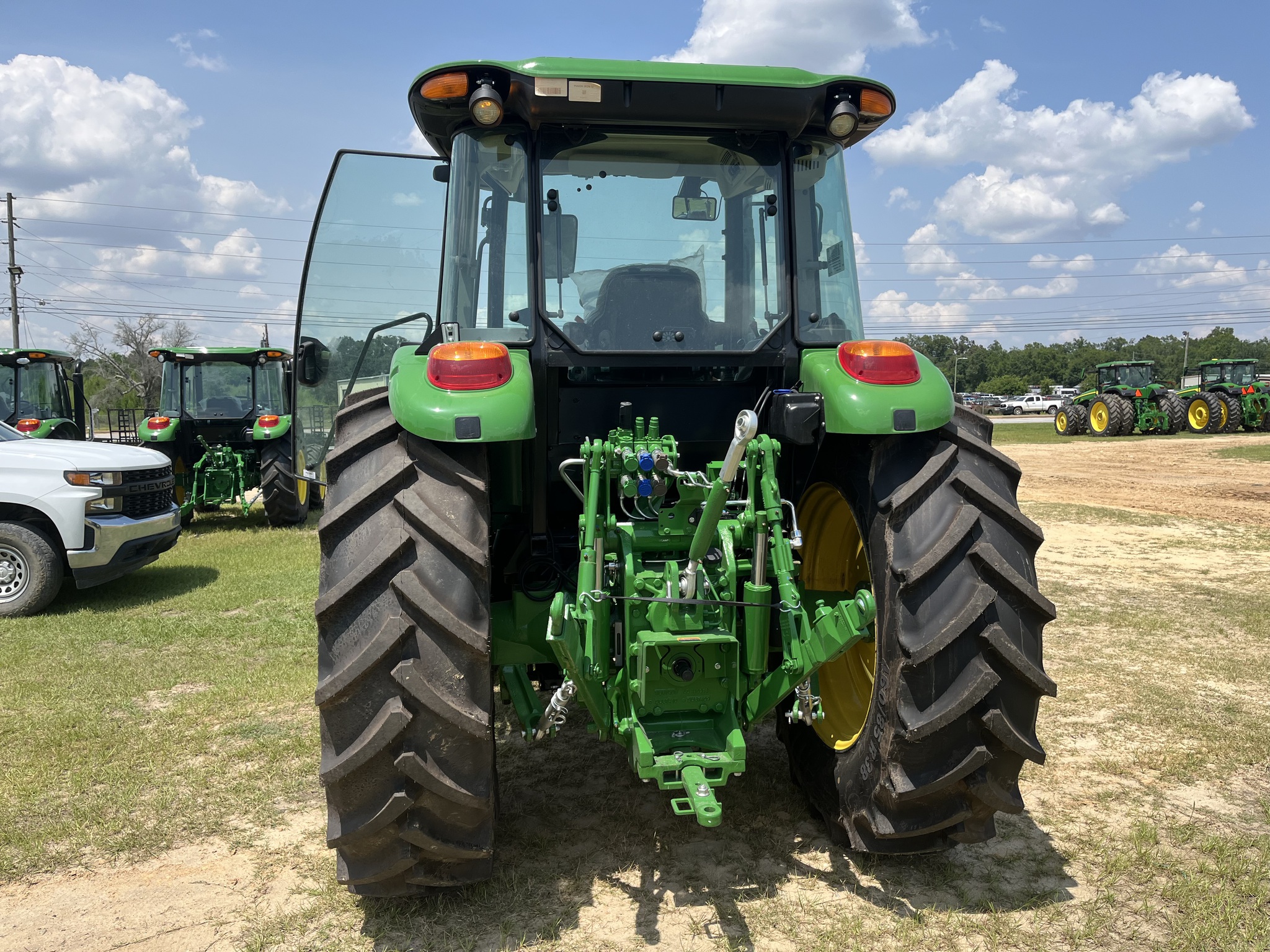2025 John Deere 6105E Image 4