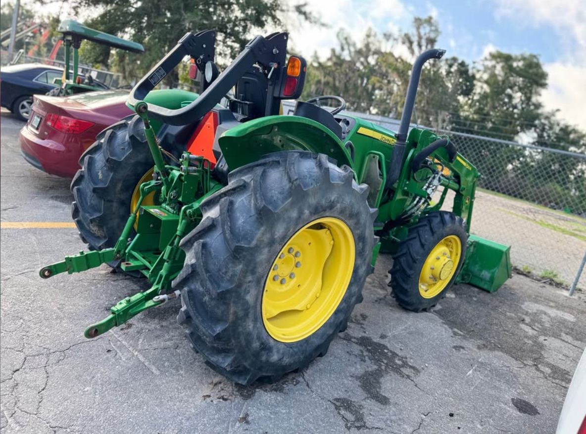 2020 John Deere 5075E Image 5