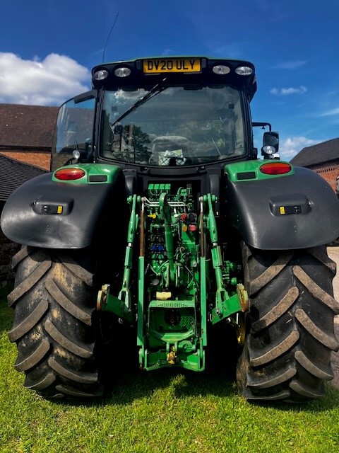 2019 John Deere 6215R
