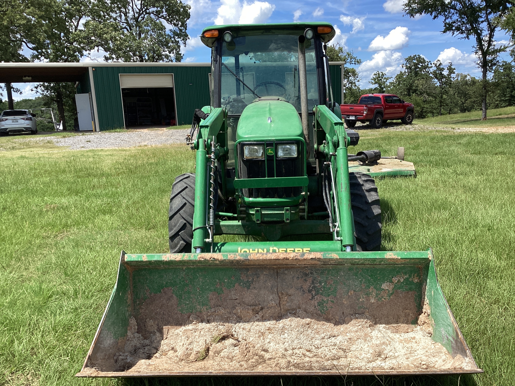 2013 John Deere 5083E Image 3