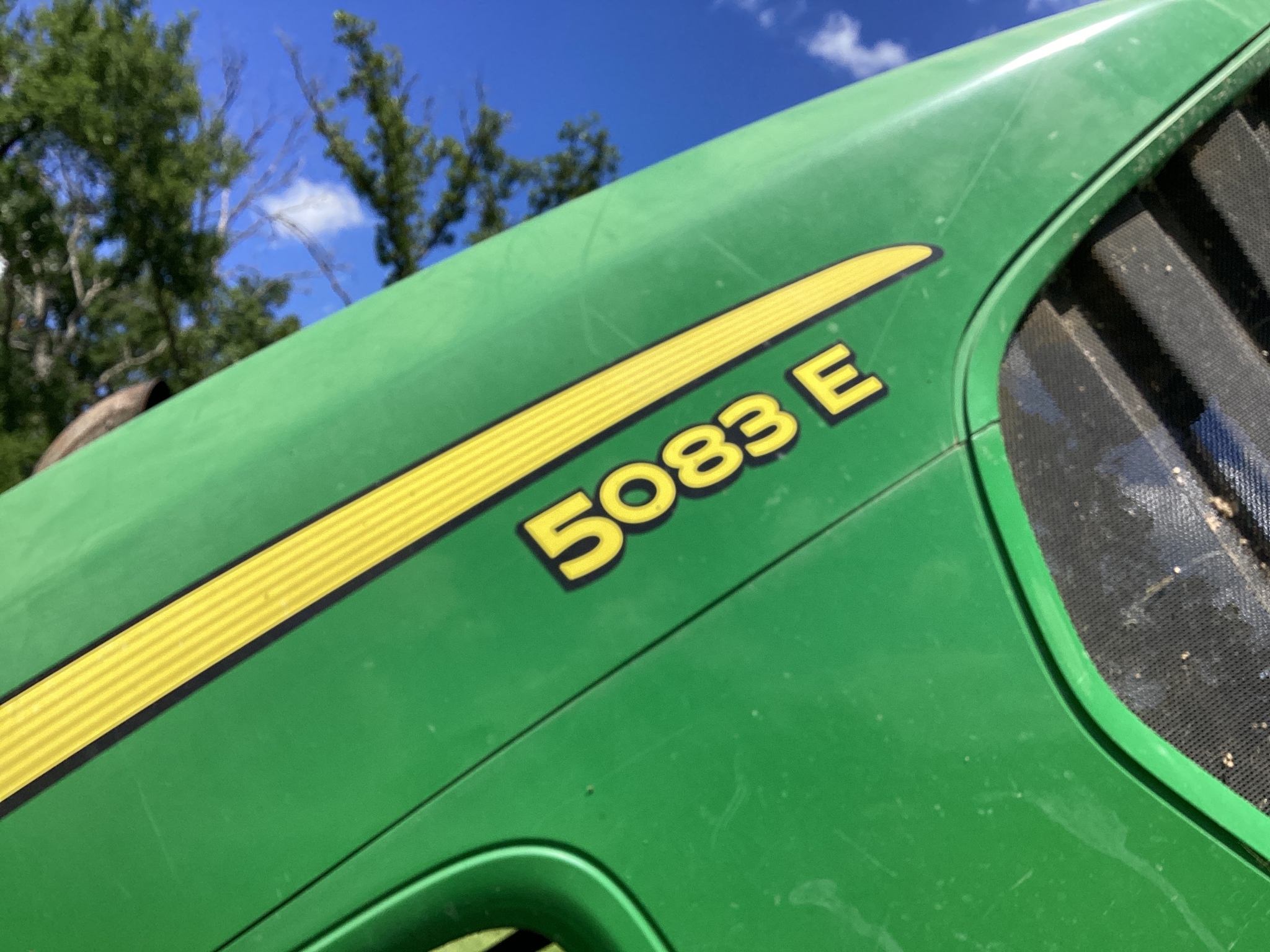 2013 John Deere 5083E Image 16