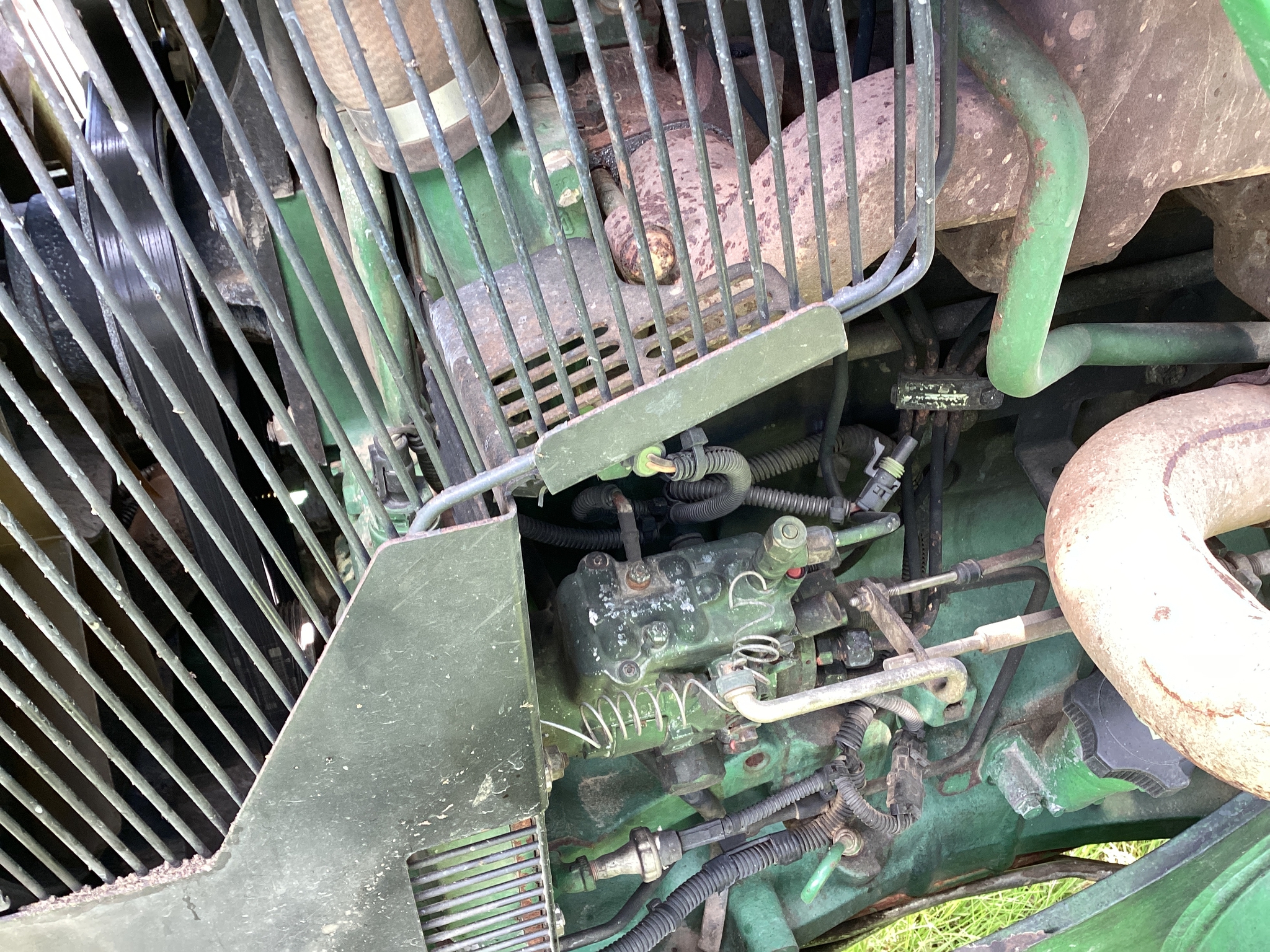 2013 John Deere 5083E Image 22