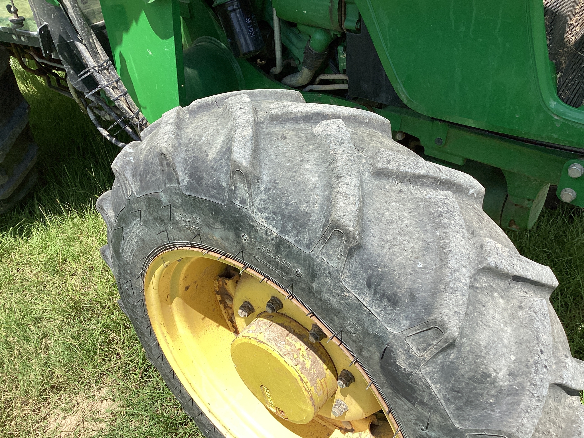 2013 John Deere 5083E Image 30