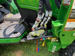2025 John Deere 2025R Image 5