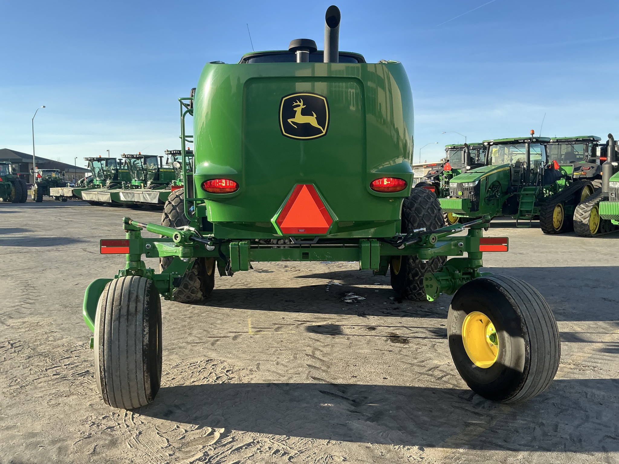 2020 John Deere W235 Image 4