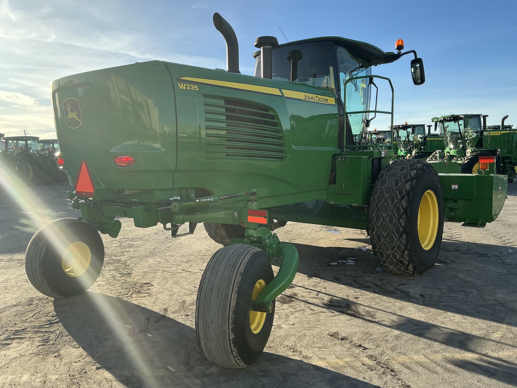 2020 John Deere W235 Image 5