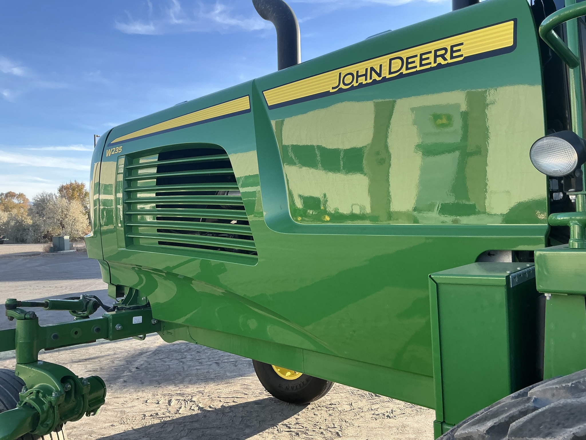 2020 John Deere W235 Image 14