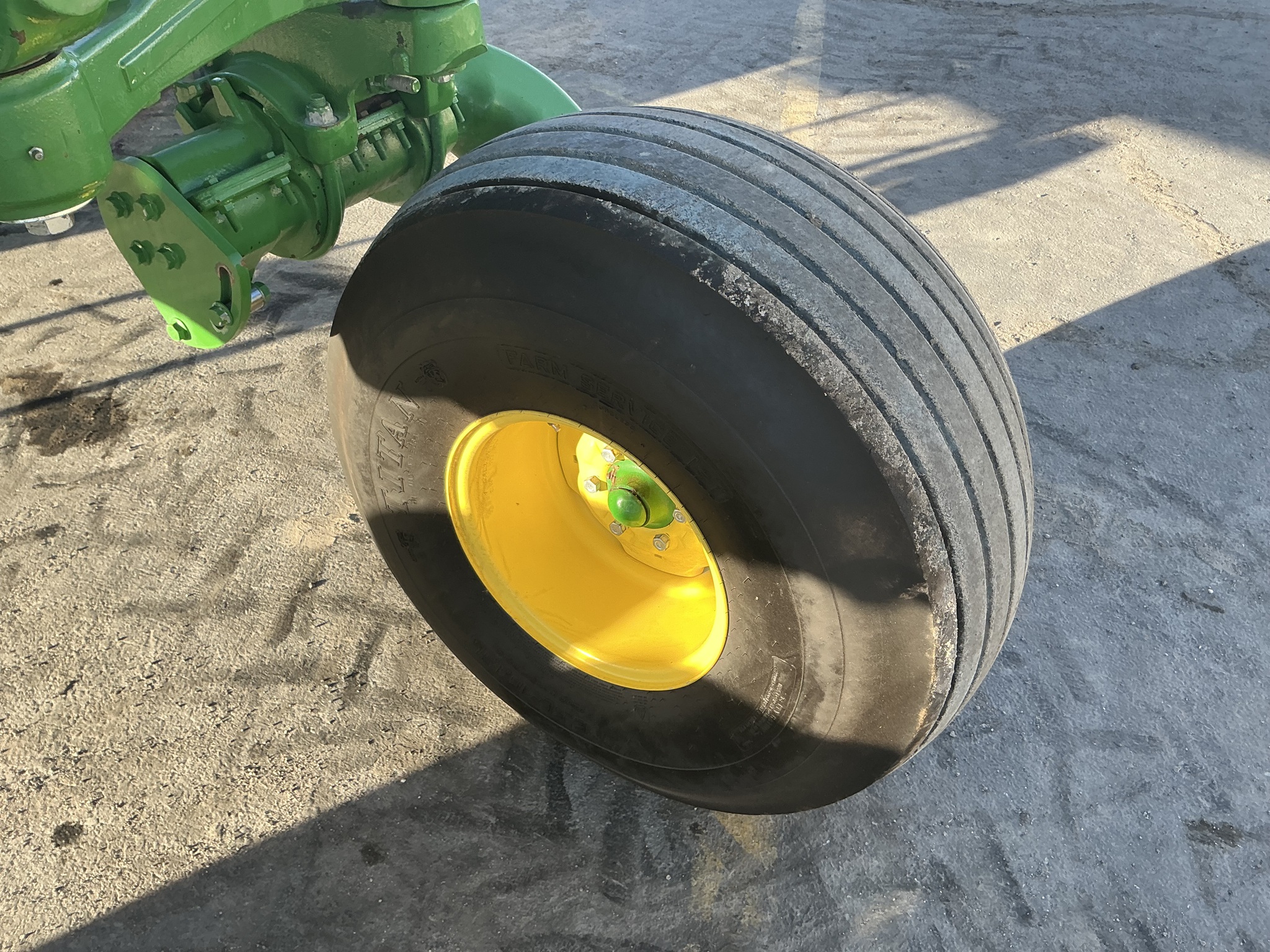 2020 John Deere W235 Image 21