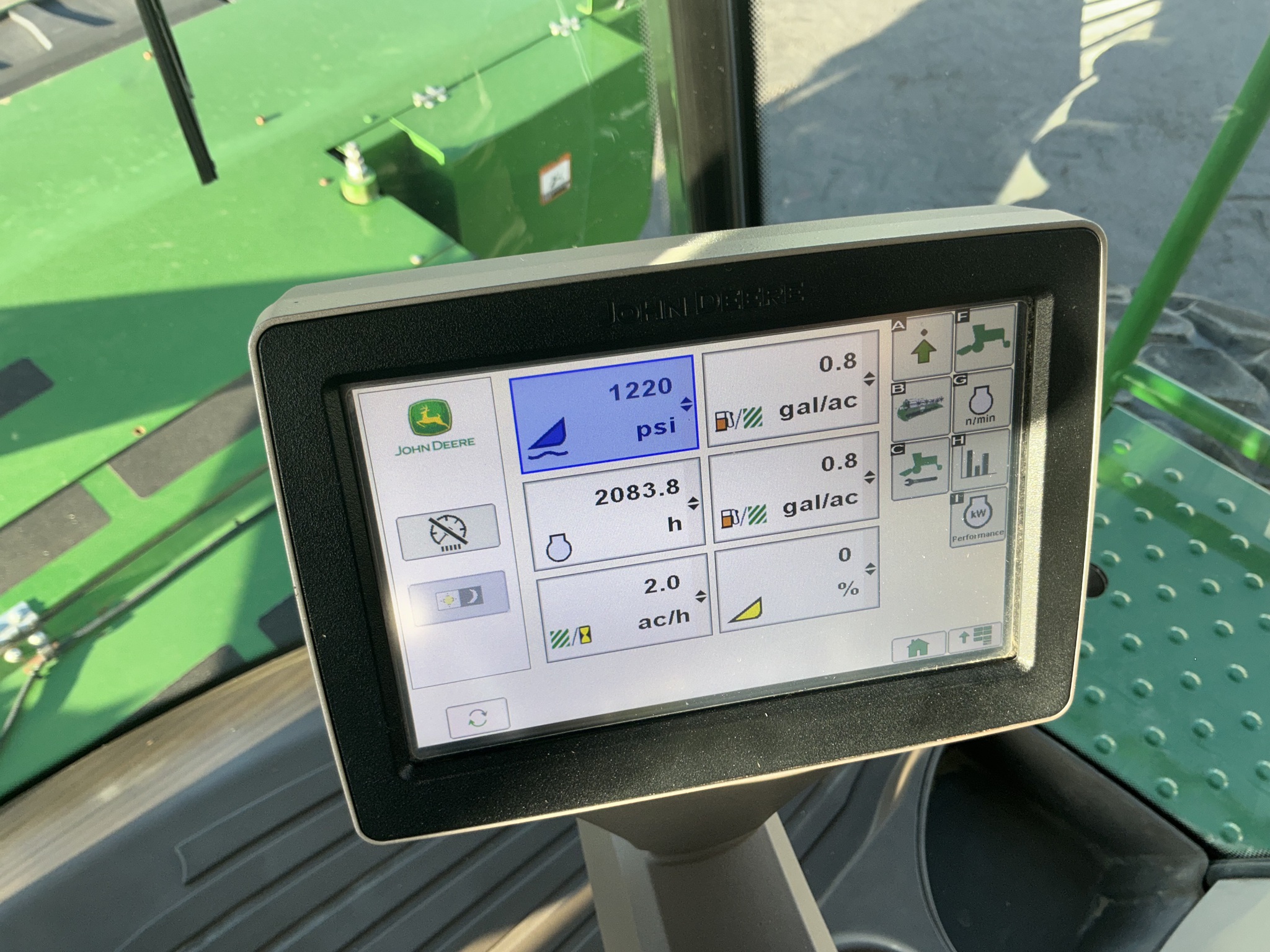 2020 John Deere W235 Image 32