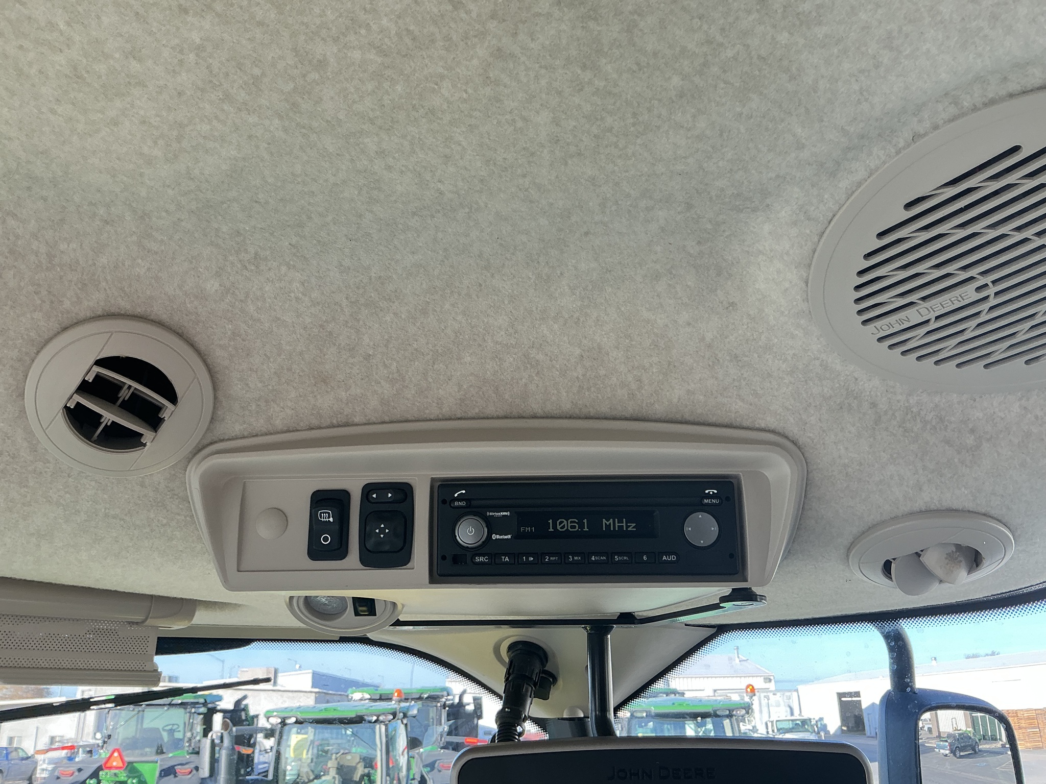 2020 John Deere W235 Image 29