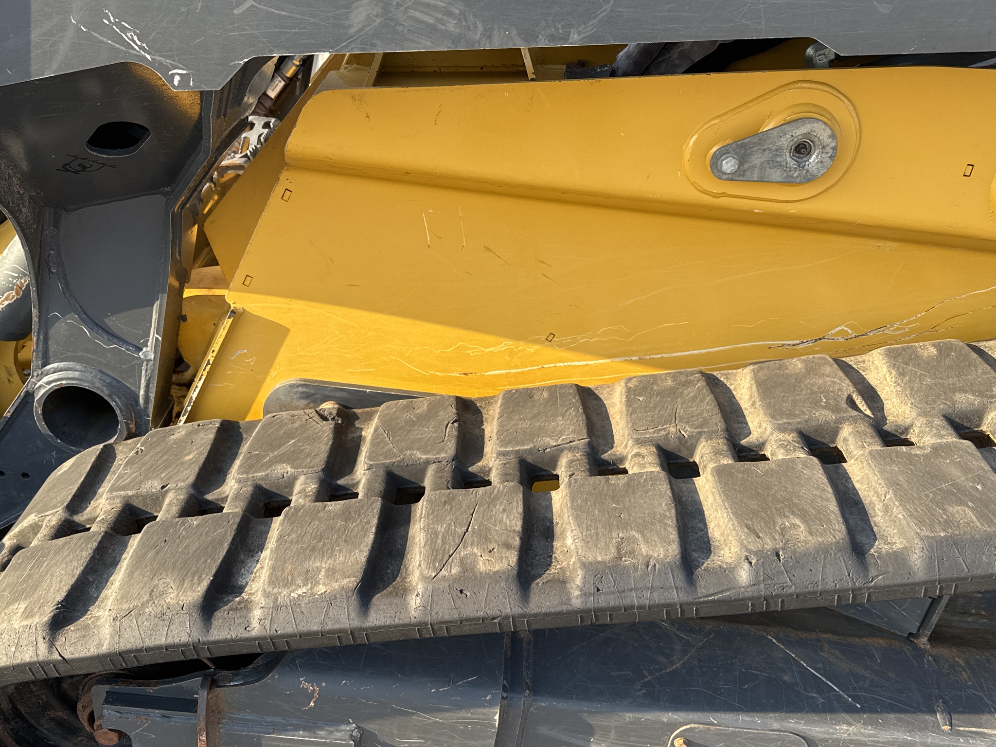2020 John Deere 333G Image 31
